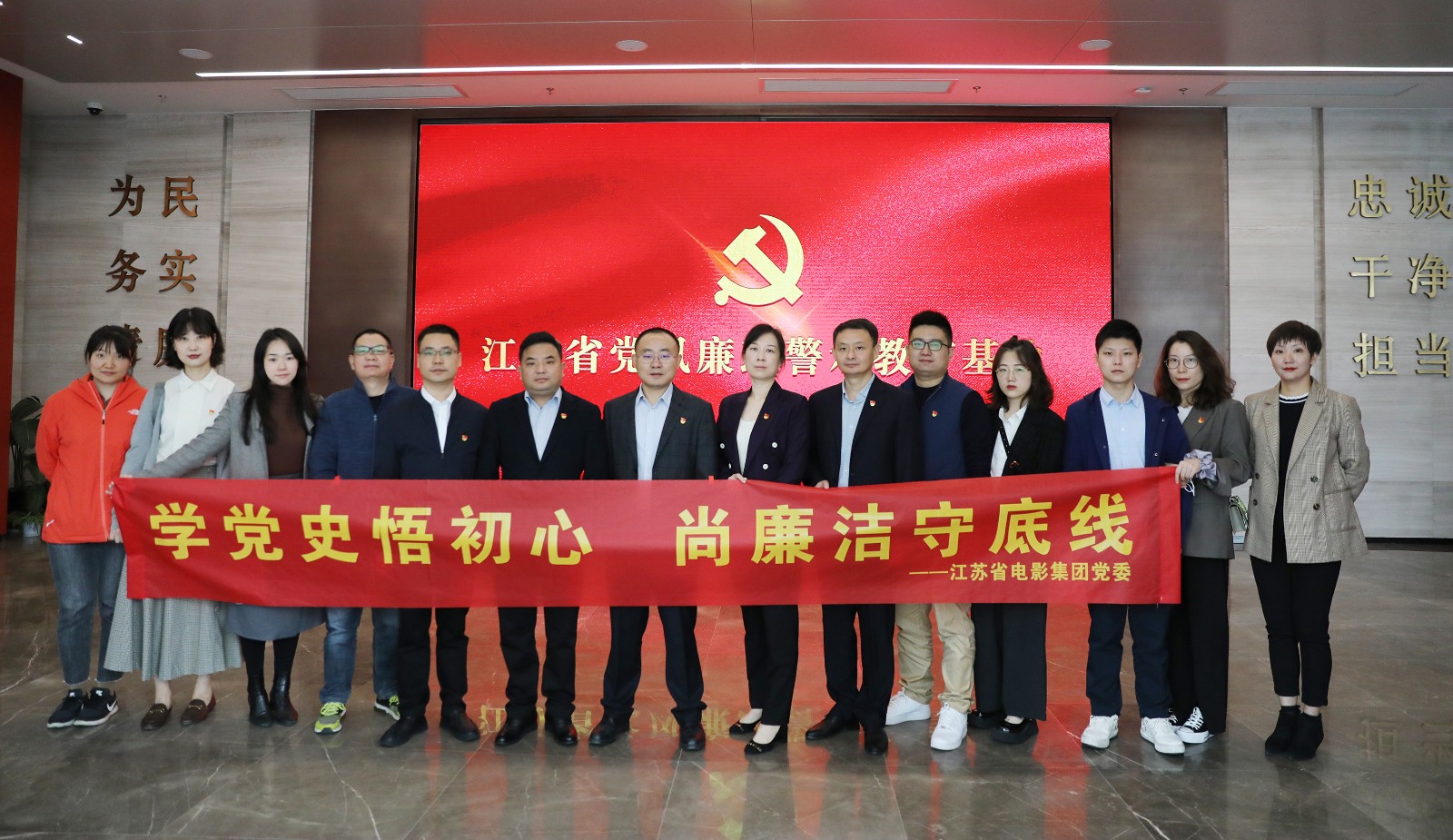 1634633762153079888.jpg 1634633762153079888.jpg