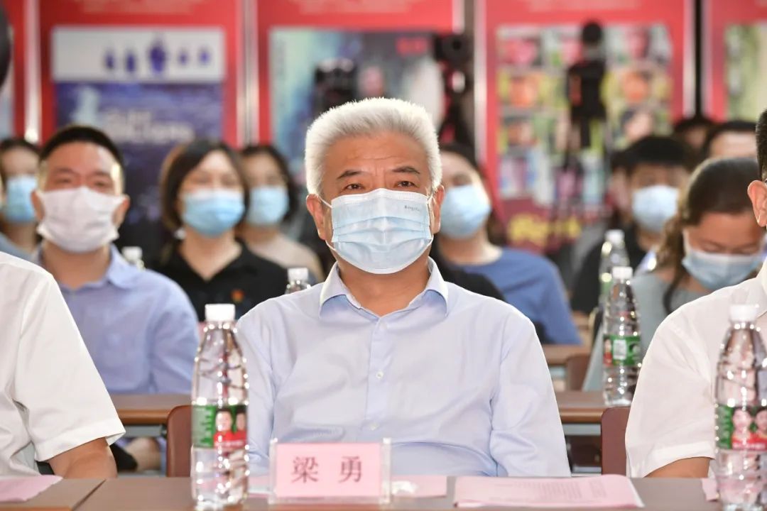 1658365975870054559.jpg 1658365975870054559.jpg